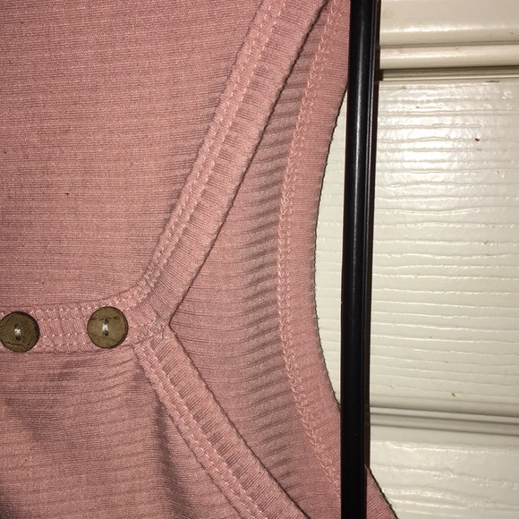 Pink shirt with decorative buttons - Picture 3 of 3